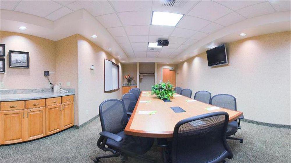 Holiday Inn Express & Suites Cheney By Ihg Экстерьер фото