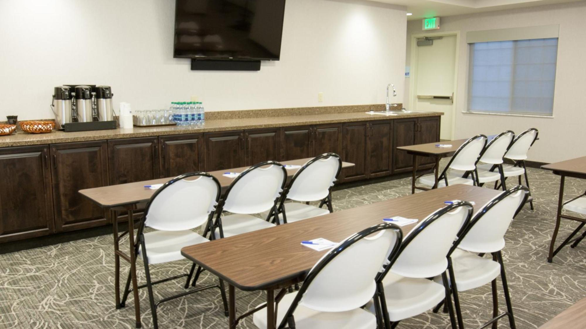Holiday Inn Express & Suites Cheney By Ihg Экстерьер фото