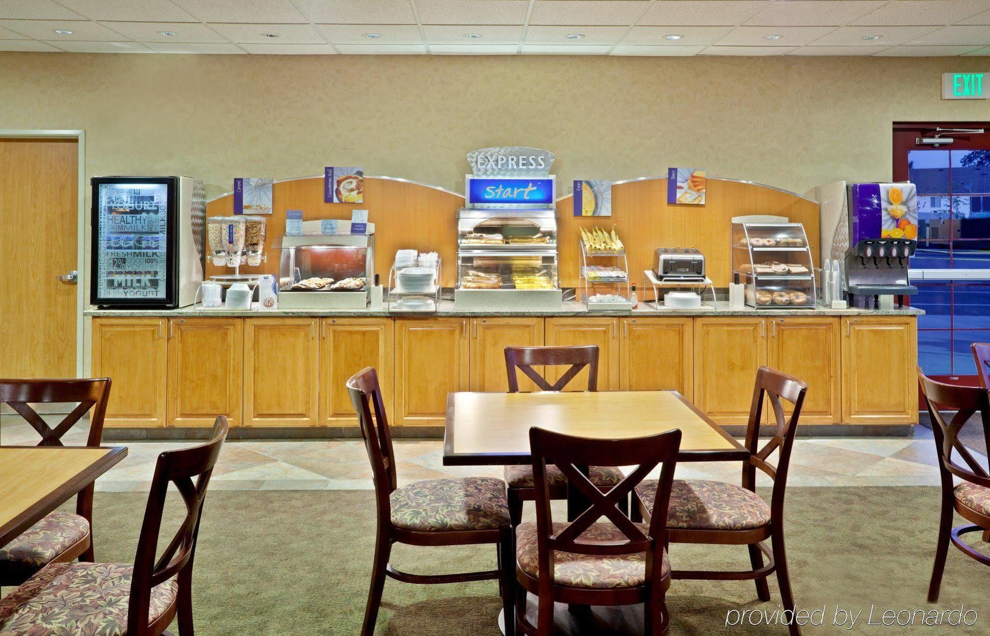 Holiday Inn Express & Suites Cheney By Ihg Экстерьер фото