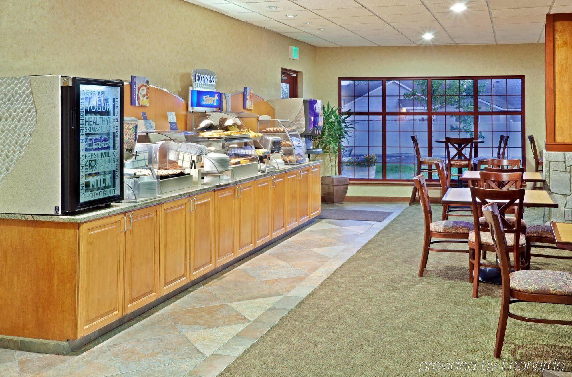 Holiday Inn Express & Suites Cheney By Ihg Экстерьер фото
