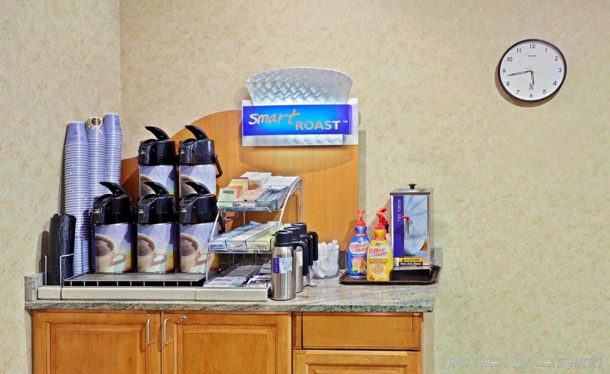 Holiday Inn Express & Suites Cheney By Ihg Экстерьер фото