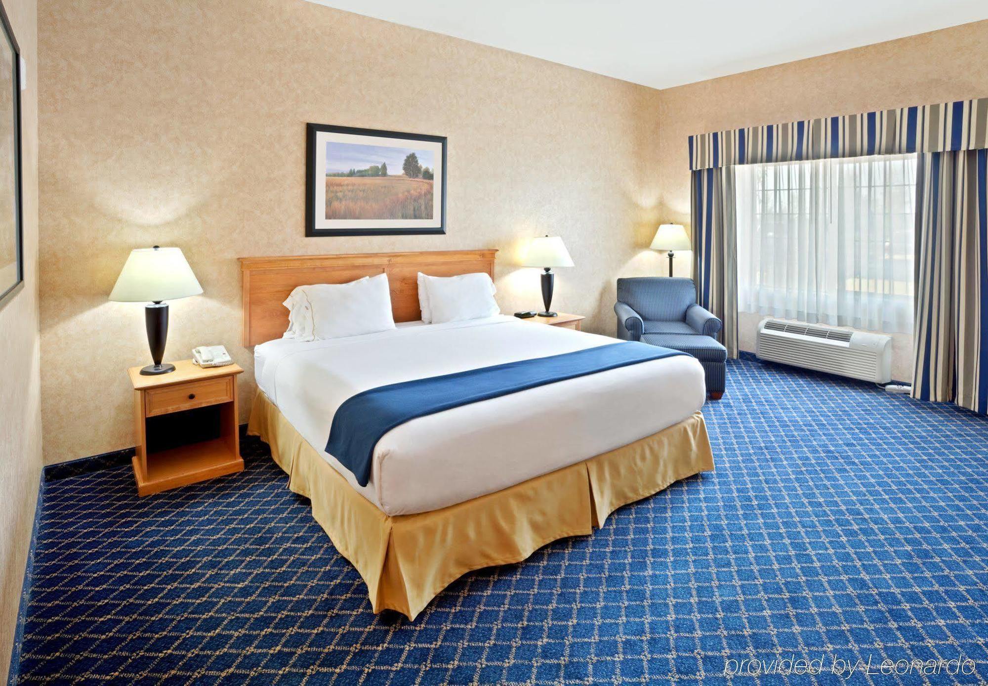 Holiday Inn Express & Suites Cheney By Ihg Экстерьер фото