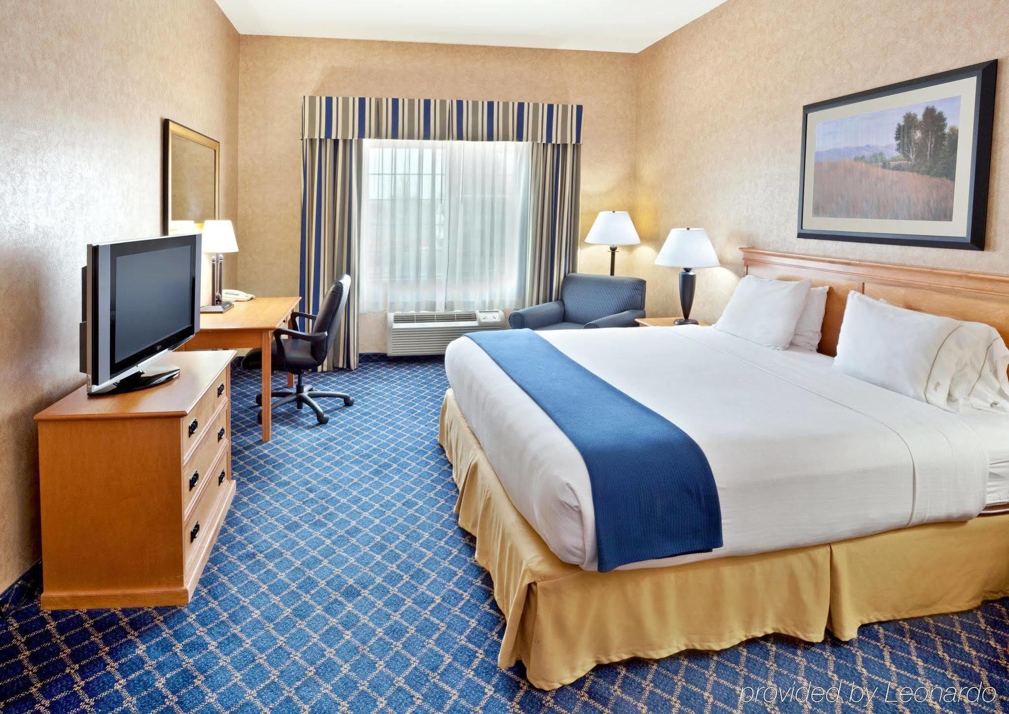 Holiday Inn Express & Suites Cheney By Ihg Экстерьер фото